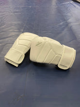 Load image into Gallery viewer, T3 Kanpeki Boxing Gloves - Hayabusa
